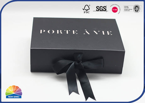 Magnetic Closure CMYK Customzied Foldable Gift Box Matt Lamination With Silk Ribbon