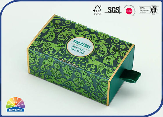Groen gestempeld PET-ladepapier Geschenkpakketdoos met massaal handvat